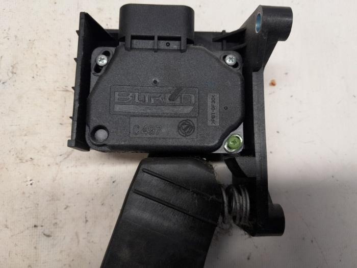 Gaspedalsensor från en Fiat 500C (312) 0.9 TwinAir 85 2011