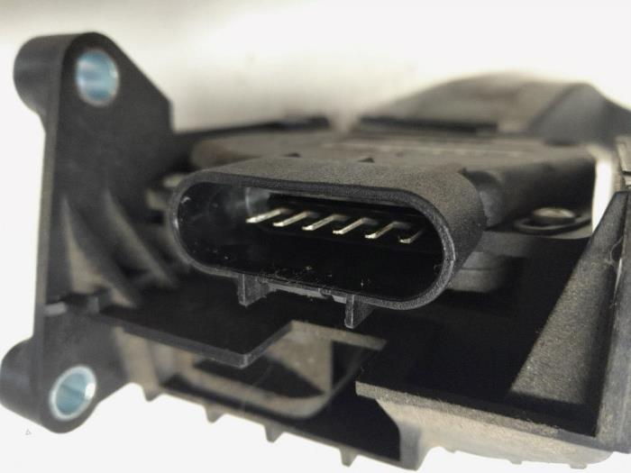 Gaspedalsensor från en Fiat 500C (312) 0.9 TwinAir 85 2011