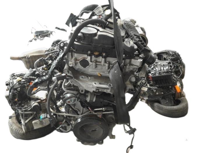 Engine Peugeot 208 I 1.2 12V e-THP PureTech 110 - HNP