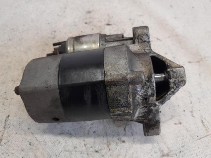 Begagnade Startmotor Renault Clio II (BB/CB) 1.4 16V Pris € 26,25 Marginaltabell erbjuds av Reclycar De Boer BV