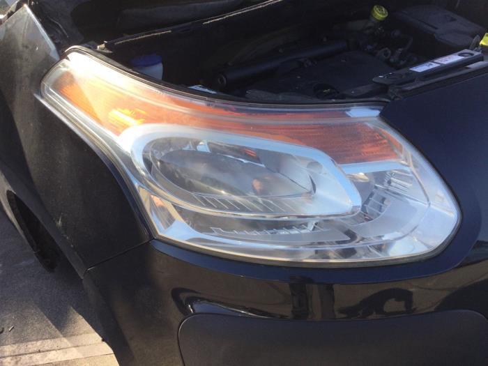 Gebrauchte Scheinwerfer rechts Citroen C3 Picasso (SH) 1.4 16V VTI 95 Preis € 105,00 Margenregelung angeboten von Reclycar De Boer BV