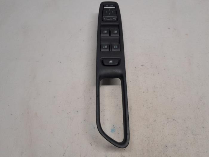 Usados Interruptor de ventanilla eléctrica Renault Captur I (2R) 0.9 Energy TCE 12V Precio € 52,50 Norma de margen ofrecido por Reclycar De Boer BV