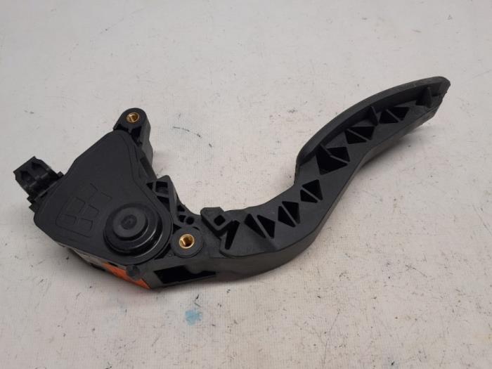 Begagnade Gaspedalsensor Renault Megane III Grandtour (KZ) 2.0 16V CVT Pris € 26,25 Marginaltabell erbjuds av Reclycar De Boer BV