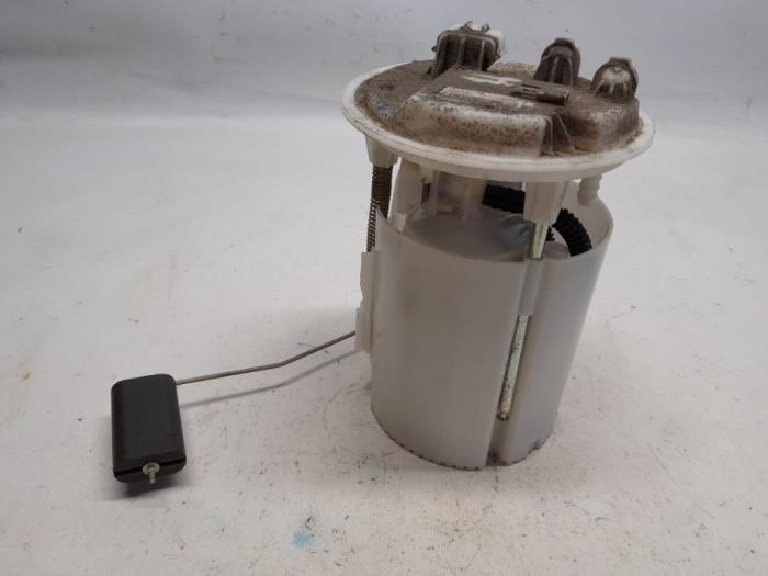 Usagé Pompe à carburant Renault Megane III Grandtour (KZ) 2.0 16V CVT Prix € 42,00 Règlement à la marge proposé par Reclycar De Boer BV