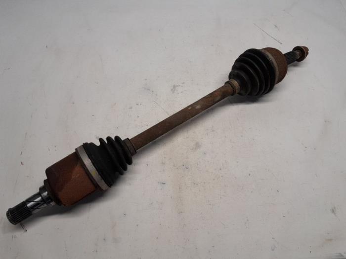 Gebrauchte Antriebswelle links vorne Renault Megane III Grandtour (KZ) 2.0 16V CVT Preis € 36,75 Margenregelung angeboten von Reclycar De Boer BV