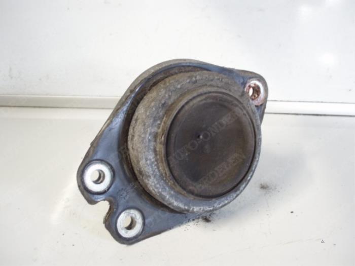 Used Engine mount Renault Espace (JK) 2.2 dCi 16V Price € 15,75 Margin scheme offered by Reclycar De Boer BV