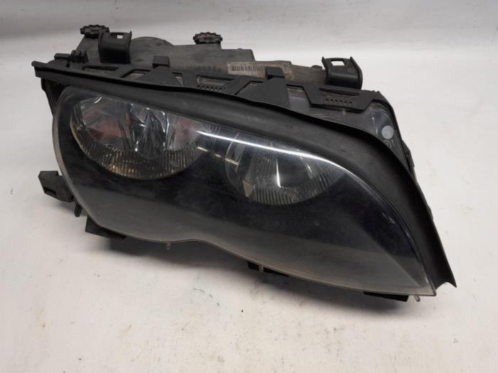 Używane Reflektor prawy BMW 3 serie (E46/4) 316i 16V Cena € 52,50 Procedura marży oferowane przez Reclycar De Boer BV
