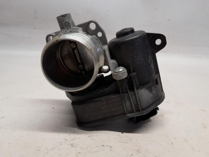 Gebrauchte Drosselklappengehäuse Peugeot 308 (L3/L8/LB/LH/LP) 1.2 12V e-THP PureTech 130 Preis € 26,25 Margenregelung angeboten von Reclycar De Boer BV