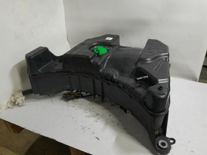 Gebrauchte Adblue Tank Renault Kangoo Express (RFK) 1.5 Blue dCi 80 Preis € 462,00 Margenregelung angeboten von Reclycar De Boer BV