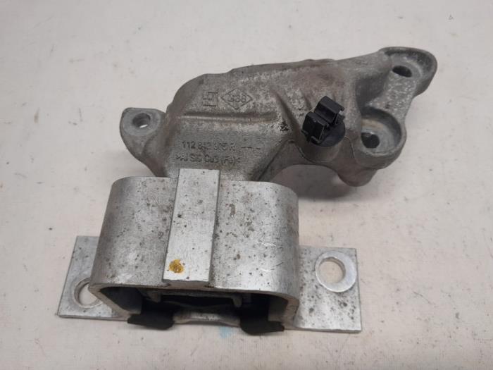 Used Engine mount Dacia Lodgy (JS/SD0J) 1.6 Sce 100 16V Price € 26,25 Margin scheme offered by Reclycar De Boer BV