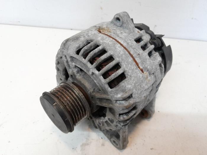 Begagnade Dynamo Renault Twingo II (CN) 1.5 dCi 90 FAP Pris € 36,75 Marginaltabell erbjuds av Reclycar De Boer BV
