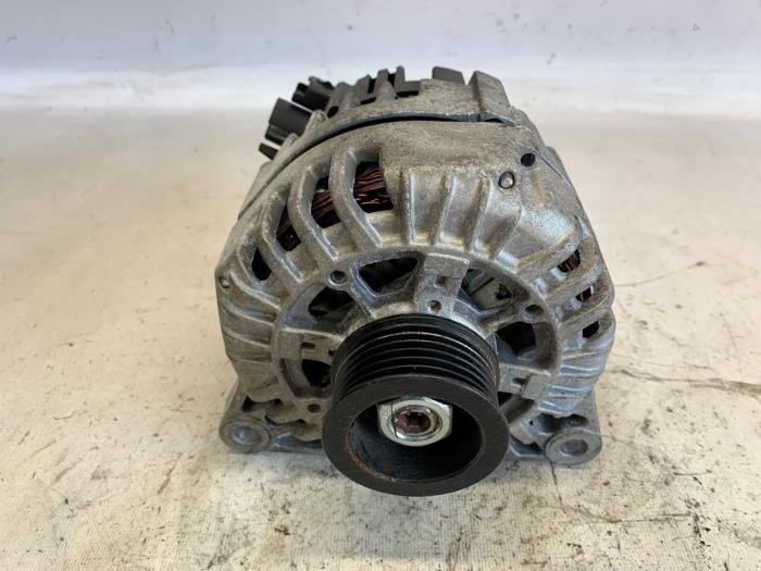 Begagnade Dynamo Peugeot 407 (6D) 2.0 16V Pris € 47,25 Marginaltabell erbjuds av Reclycar De Boer BV