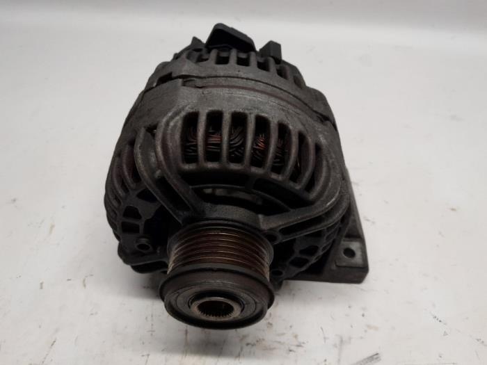 Gebrauchte Dynamo Volvo V40 (VW) 2.0 16V Preis € 36,75 Margenregelung angeboten von Reclycar De Boer BV