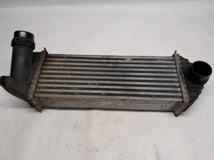 Usados Intercooler Renault Kangoo Express (FW) 1.5 dCi 90 FAP Precio € 36,75 Norma de margen ofrecido por Reclycar De Boer BV