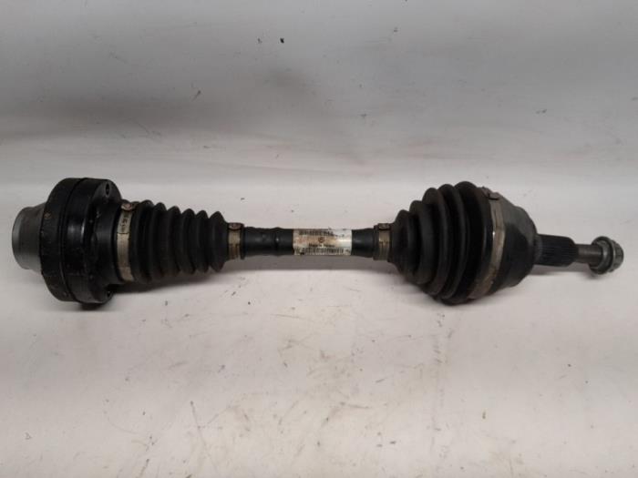 Gebrauchte Antriebswelle links vorne Volkswagen Touareg (7LA/7L6) 2.5 TDI R5 Preis € 35,70 Margenregelung angeboten von Reclycar De Boer BV