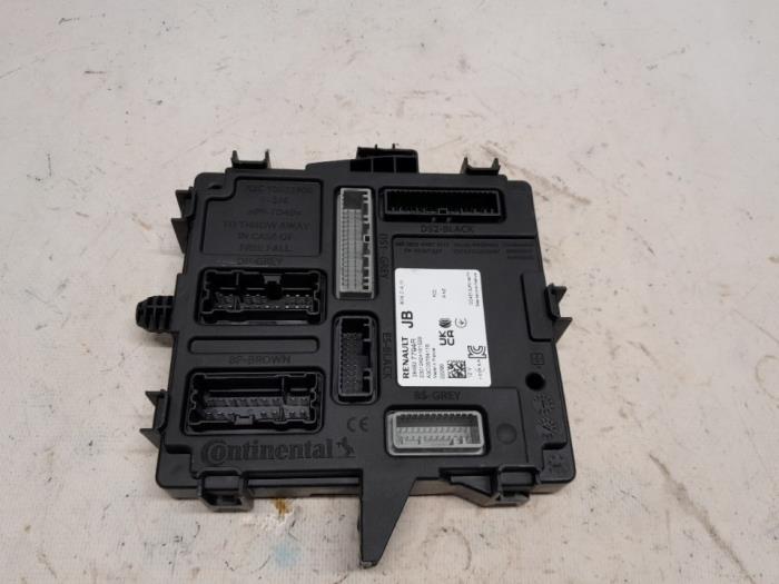 Używane Sterownik Body Control Renault Austral 1.2 E-Tech Hybrid 200 Cena € 315,00 Procedura marży oferowane przez Reclycar De Boer BV