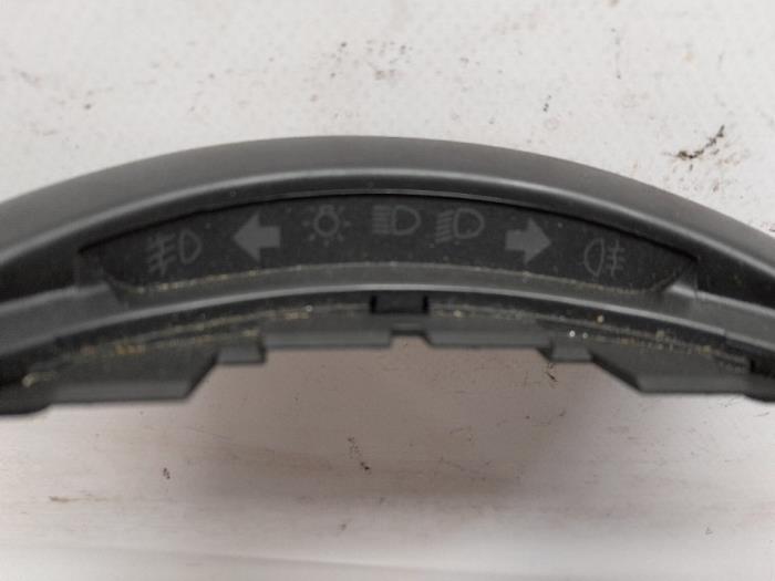 On-board computer controller from a Citroën C4 Picasso (UD/UE/UF) 1.6 16V THP 140 Autom. 2008
