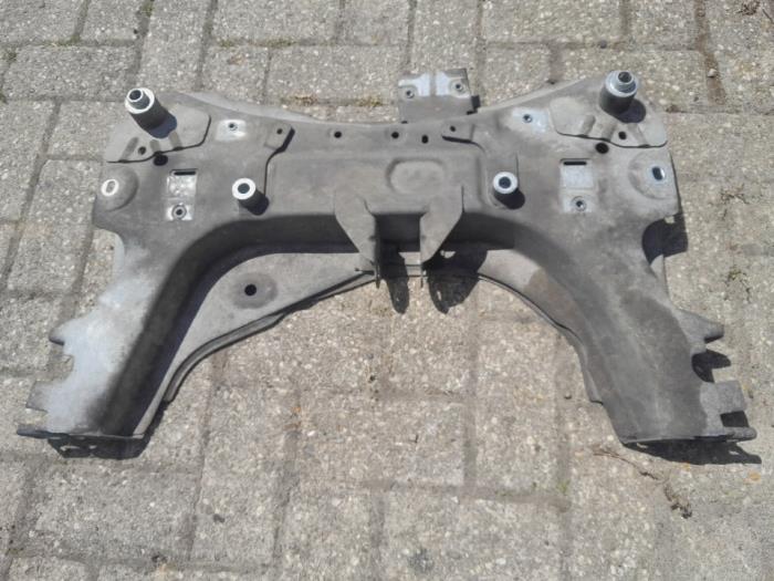 Usagé Faux châssis Renault Captur I (2R) 0.9 Energy TCE 12V Prix € 126,00 Règlement à la marge proposé par Reclycar De Boer BV