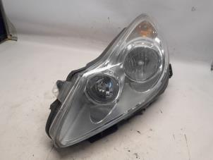 Gebrauchte Scheinwerfer links Opel Corsa D 1.2 ecoFLEX Preis € 42,00 Margenregelung angeboten von Reclycar De Boer BV