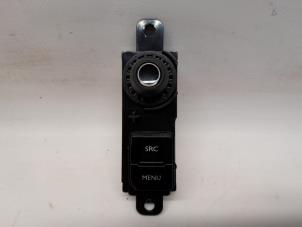 On-board computer controller from a Peugeot 208 I (CA/CC/CK/CL) 1.2 Vti 12V PureTech 82 2015