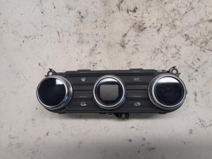 Usados Panel de control de calefacción Renault Trafic (1FL/2FL/3FL/4FL) 2.0 dCi 16V 150 Precio € 131,25 Norma de margen ofrecido por Reclycar De Boer BV