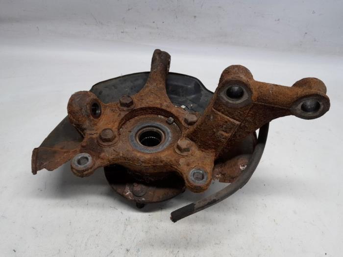 Begagnade Framhjulsnav Toyota RAV4 (A3) 2.2 D-4D-F 16V 4x4 Pris € 42,00 Marginaltabell erbjuds av Reclycar De Boer BV