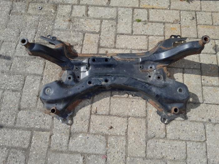 Begagnade Underram Toyota RAV4 (A3) 2.2 D-4D-F 16V 4x4 Pris € 78,75 Marginaltabell erbjuds av Reclycar De Boer BV