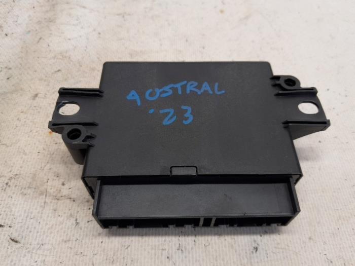 Begagnade PDC-modul Renault Austral 1.2 E-Tech Hybrid 200 Pris € 262,50 Marginaltabell erbjuds av Reclycar De Boer BV