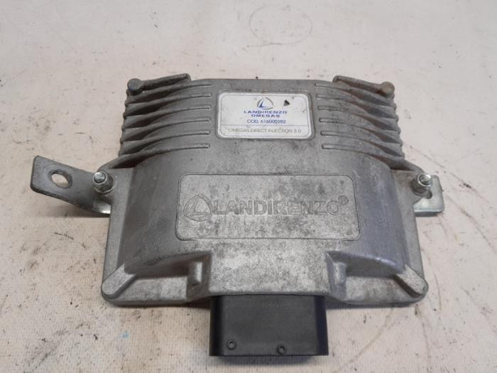 Usagé Moule LPG Renault Captur I (2R) 1.2 TCE 16V EDC Prix € 26,25 Règlement à la marge proposé par Reclycar De Boer BV