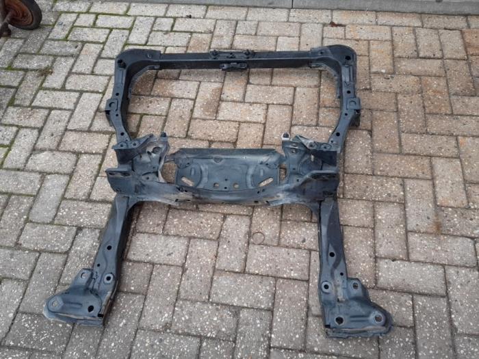 Used Subframe Subaru Outback (BS) 2.0 D 16V Price € 157,50 Margin scheme offered by Reclycar De Boer BV