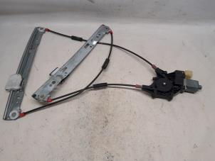 Usagé Mécanique vitre 2portes avant droite Ford Fiesta 6 (JA8) 1.0 EcoBoost 12V 125 Prix € 52,50 Règlement à la marge proposé par Reclycar De Boer BV
