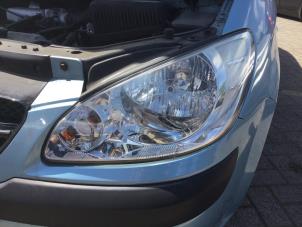 Begagnade Strålkastare, vänster Hyundai Getz 1.1i 12V Pris € 52,50 Marginaltabell erbjuds av Reclycar De Boer BV