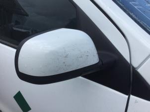 Używane Lusterko zewnetrzne prawe Dacia Dokker Express (8S) 1.5 dCi 90 Cena € 42,00 Procedura marży oferowane przez Reclycar De Boer BV