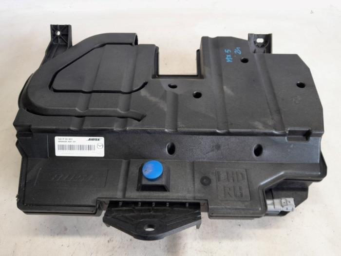 Używane Subwoofer Mazda MX-5 (ND) 2.0 SkyActiv G-184 16V Cena € 157,50 Procedura marży oferowane przez Reclycar De Boer BV