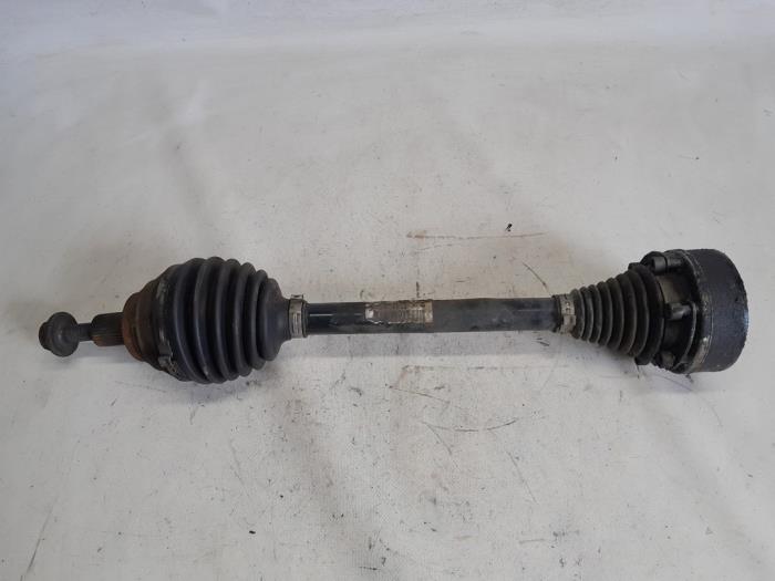 Gebrauchte Antriebswelle links vorne Audi A3 Sportback (8VA/8VF) 1.6 TDI 16V Preis € 31,50 Margenregelung angeboten von Reclycar De Boer BV