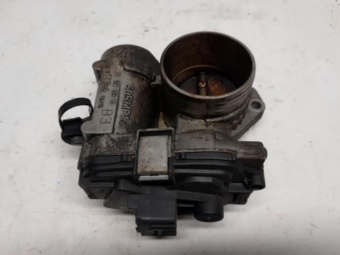 Gebrauchte Drosselklappengehäuse Peugeot 207/207+ (WA/WC/WM) 1.4 16V Preis € 42,00 Margenregelung angeboten von Reclycar De Boer BV