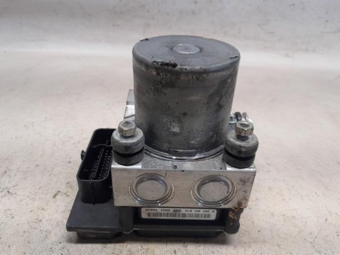 ABS-pump från en Peugeot 308 (4A/C) 1.6 16V THP 155 2011