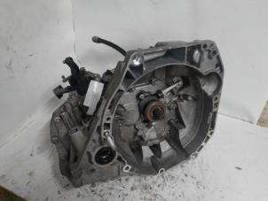 Usagé Boîte de vitesse Renault Clio IV (5R) 0.9 Energy TCE 90 12V Prix sur demande proposé par Reclycar De Boer BV