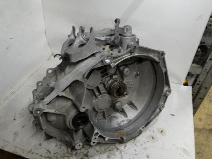 Usagé Boîte de vitesse Opel Corsa E 1.0 SIDI Turbo 12V Prix € 420,00 Règlement à la marge proposé par Reclycar De Boer BV