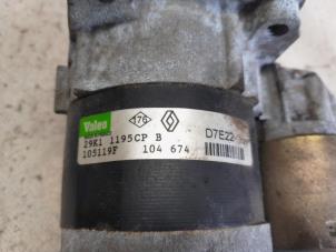 Startmotor från en Renault Scénic I (JA) 1.6 16V 2002