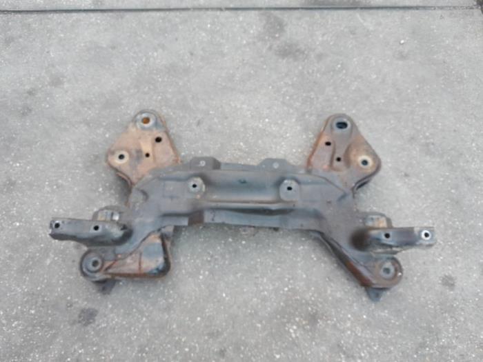 Usados Subchasis Citroen C4 Cactus (0B/0P) 1.2 PureTech 82 12V Precio € 31,50 Norma de margen ofrecido por Reclycar De Boer BV