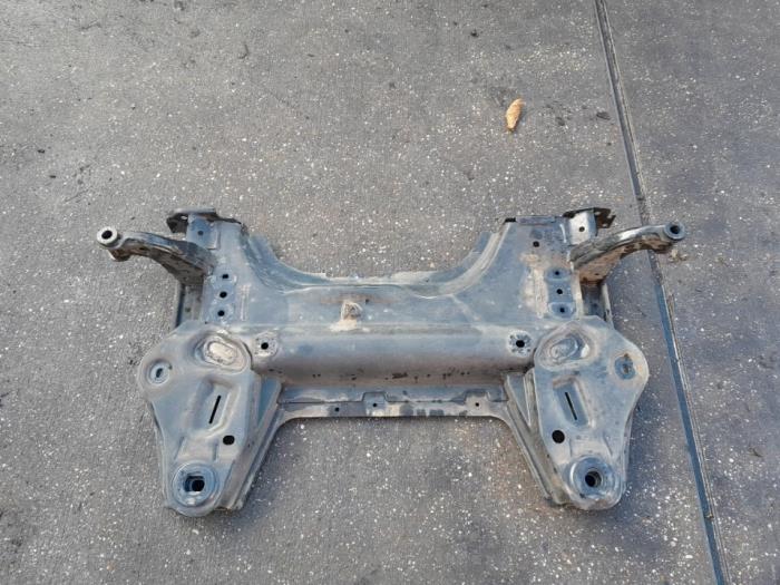 Used Subframe Peugeot 208 II (UB/UH/UP) 1.2 Vti 12V PureTech 100 Price € 105,00 Margin scheme offered by Reclycar De Boer BV