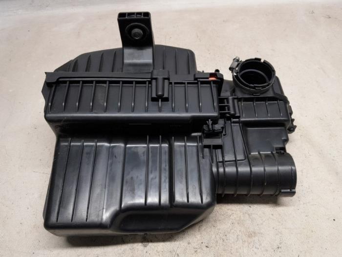 Begagnade Luftfilterhus Citroen C3 (SX/SW) 1.2 Vti 12V PureTech Pris € 26,25 Marginaltabell erbjuds av Reclycar De Boer BV