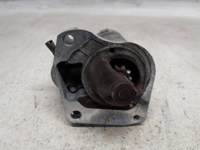 Begagnade Startmotor Peugeot 208 I (CA/CC/CK/CL) 1.2 Vti 12V PureTech 82 Pris € 26,25 Marginaltabell erbjuds av Reclycar De Boer BV