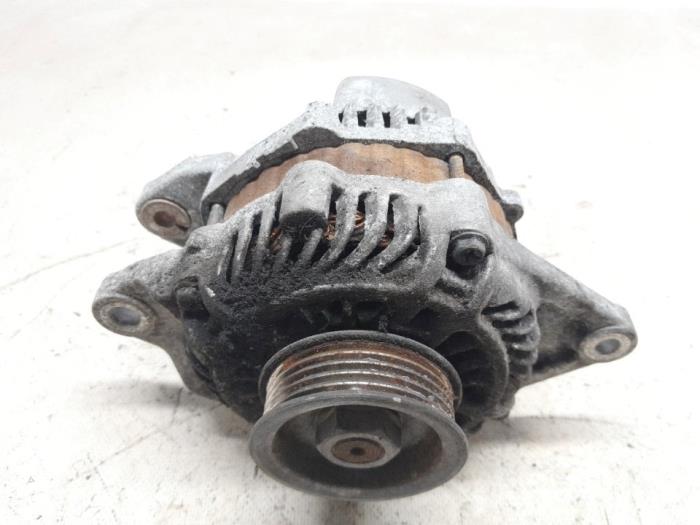 Usagé Dynamo Mitsubishi Colt (Z2/Z3) 1.1 12V Prix € 31,50 Règlement à la marge proposé par Reclycar De Boer BV
