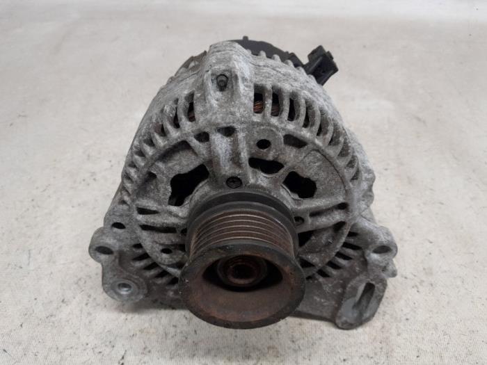 Begagnade Dynamo Seat Ibiza II (6K1) 1.6i CLX,GLX,S,SXE Pris € 36,75 Marginaltabell erbjuds av Reclycar De Boer BV