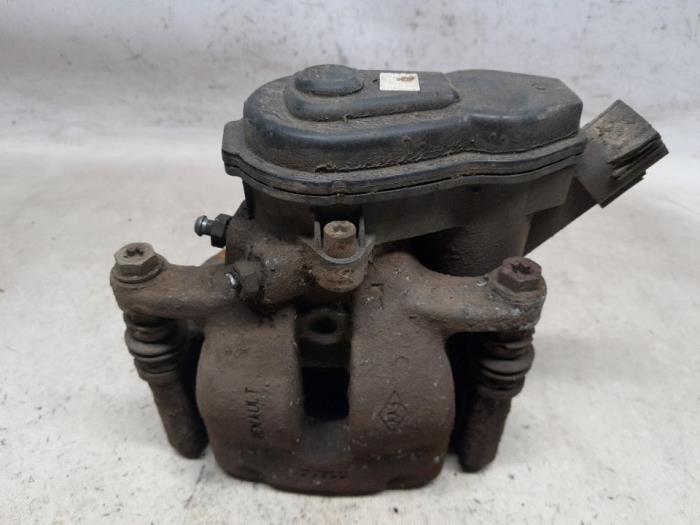 Gebrauchte Bremszange links hinten Renault Scénic III (JZ) 1.5 dCi 105 Preis € 78,75 Margenregelung angeboten von Reclycar De Boer BV