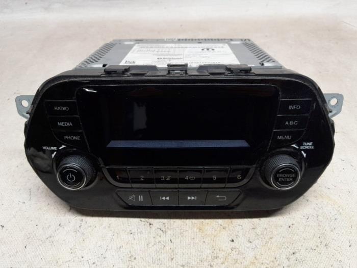 Begagnade Radio Fiat Tipo (356S) 1.4 16V Pris € 131,25 Marginaltabell erbjuds av Reclycar De Boer BV