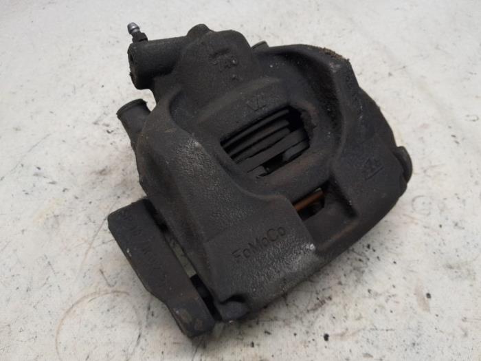 Gebrauchte Bremszange rechts vorne Ford Mondeo IV Wagon 1.6 TDCi 16V Preis € 15,75 Margenregelung angeboten von Reclycar De Boer BV