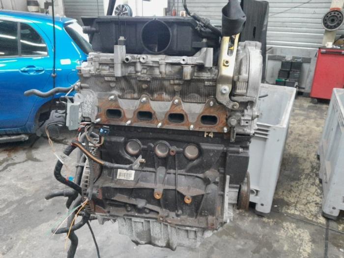 Used Engine Renault Clio II (BB/CB) 1.2 16V Price € 262,50 Margin scheme offered by Reclycar De Boer BV